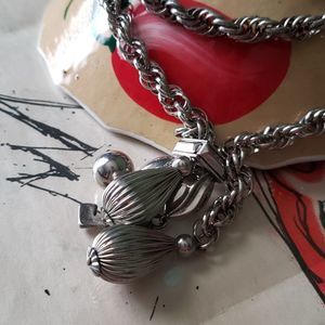 chain and bauble necklace